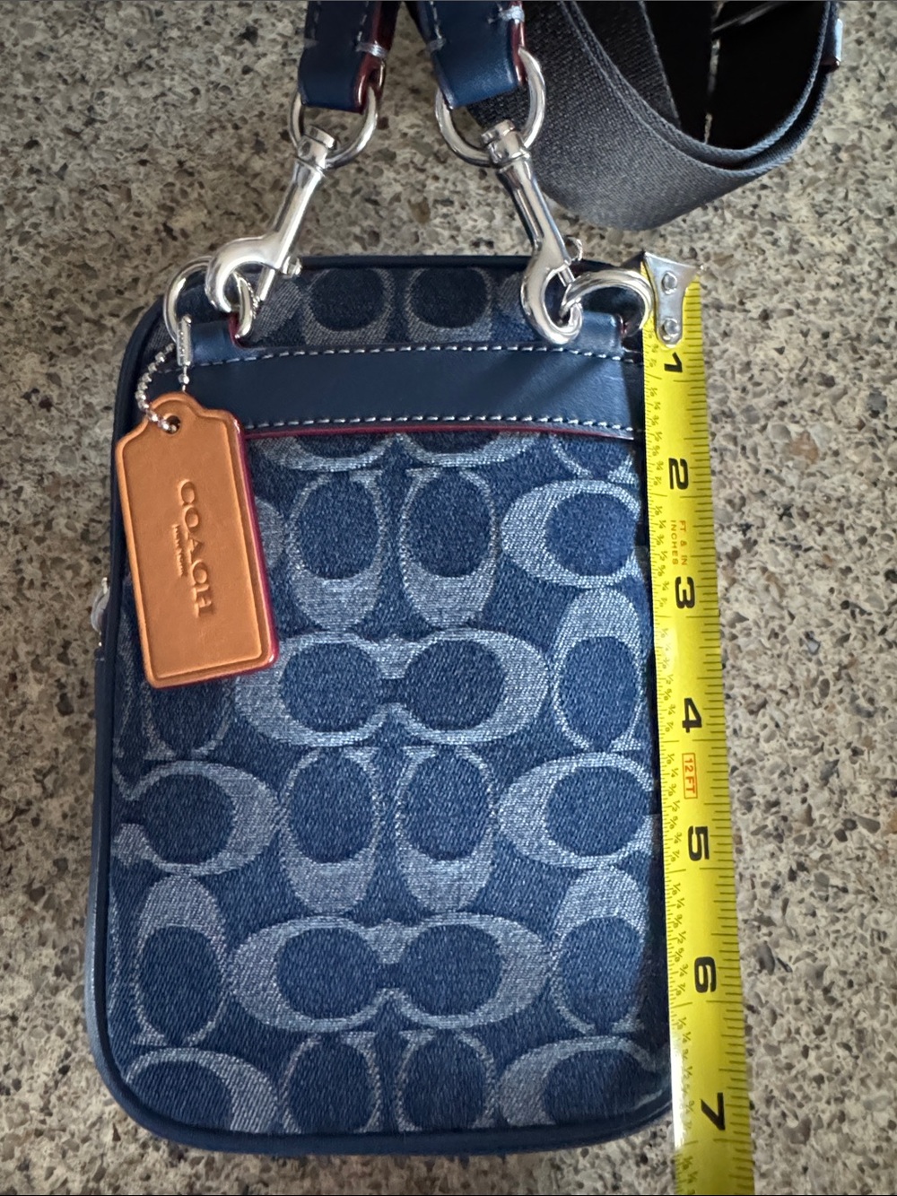 💙Coach Blue 💙😎Denim Signature Crossbody Organizer with Tan Tag - Picture 15 of 17